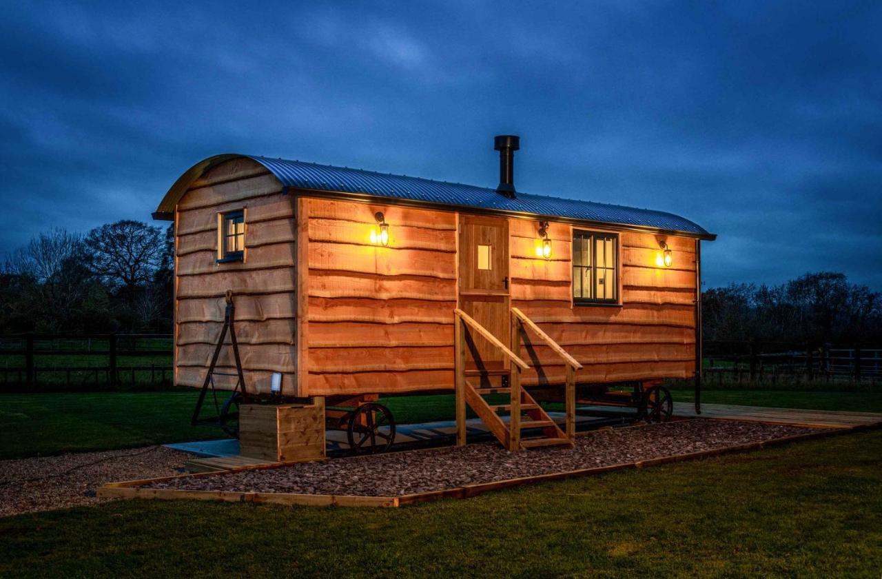 Monkwood Shepherds Hut - Ockeridge Rural Retreats Worcester Exterior foto