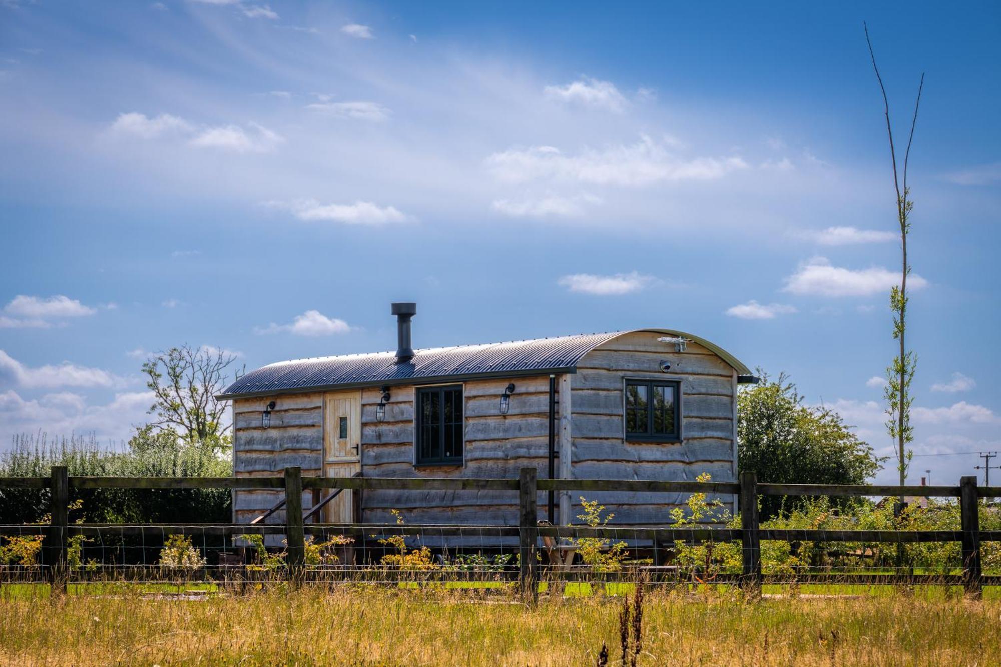 Monkwood Shepherds Hut - Ockeridge Rural Retreats Worcester Exterior foto
